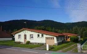 La maison et l'étang - grand terrain privé